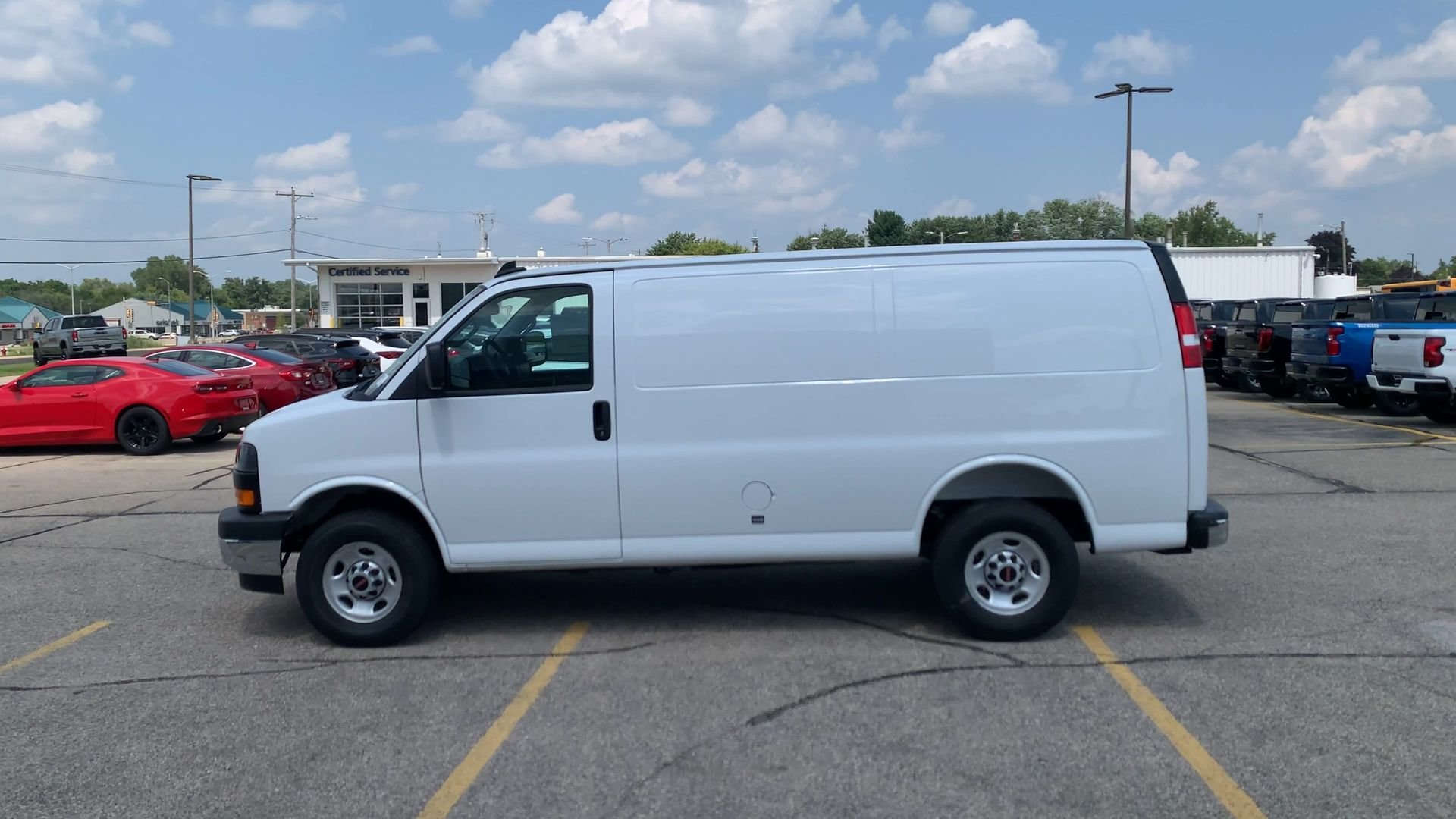 2025 GMC Savana Cargo Work Van - Photo 29