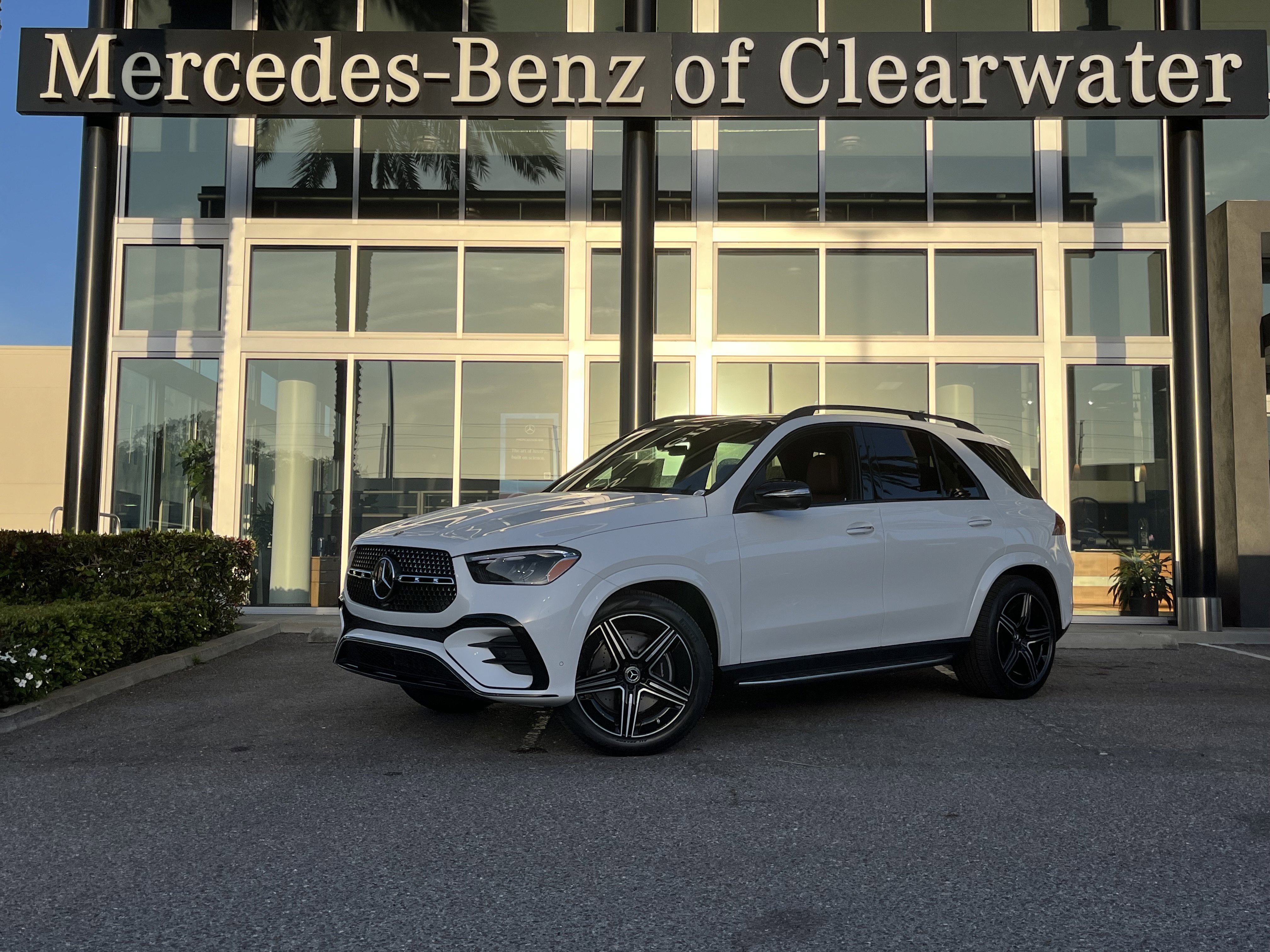 New 2026 MOONLIGHT WHITE Mercedes-Benz GLE 350 image 1