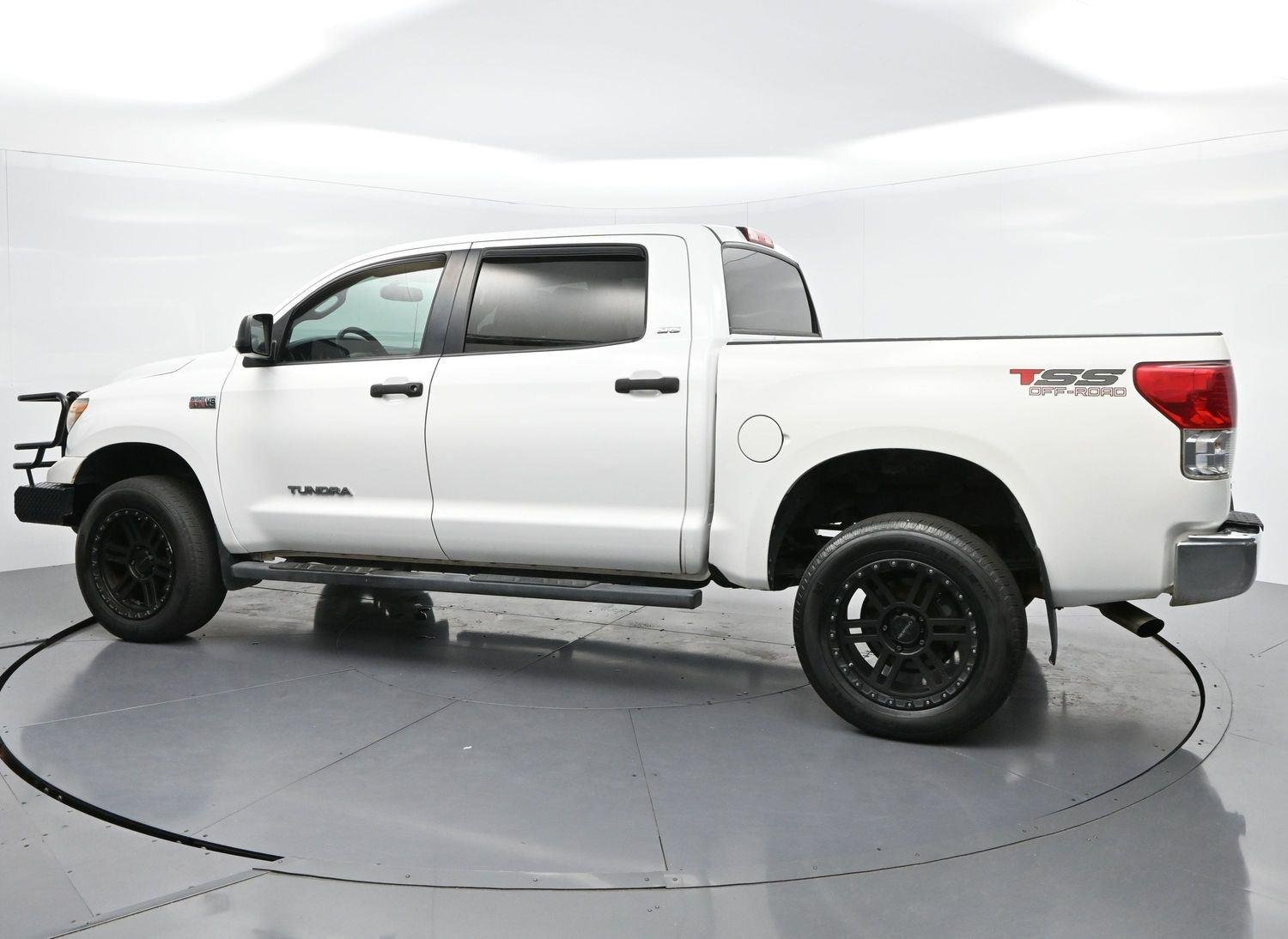 Used 2013 Super White Toyota Grade image 5