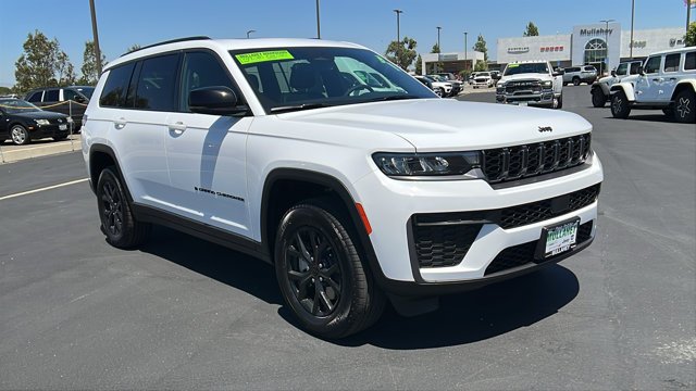 2026 Jeep Grand Cherokee L Laredo Altitude