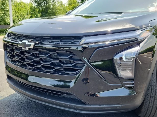 New 2026 Mosaic Black Metallic Chevrolet LT image 10