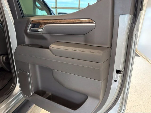 New 2026 Sterling Metallic GMC Elevation image 47