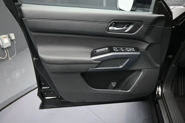 New 2026 Black Nissan SL image 9