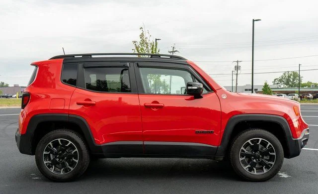 Used 2023 Red Jeep Trailhawk image 5