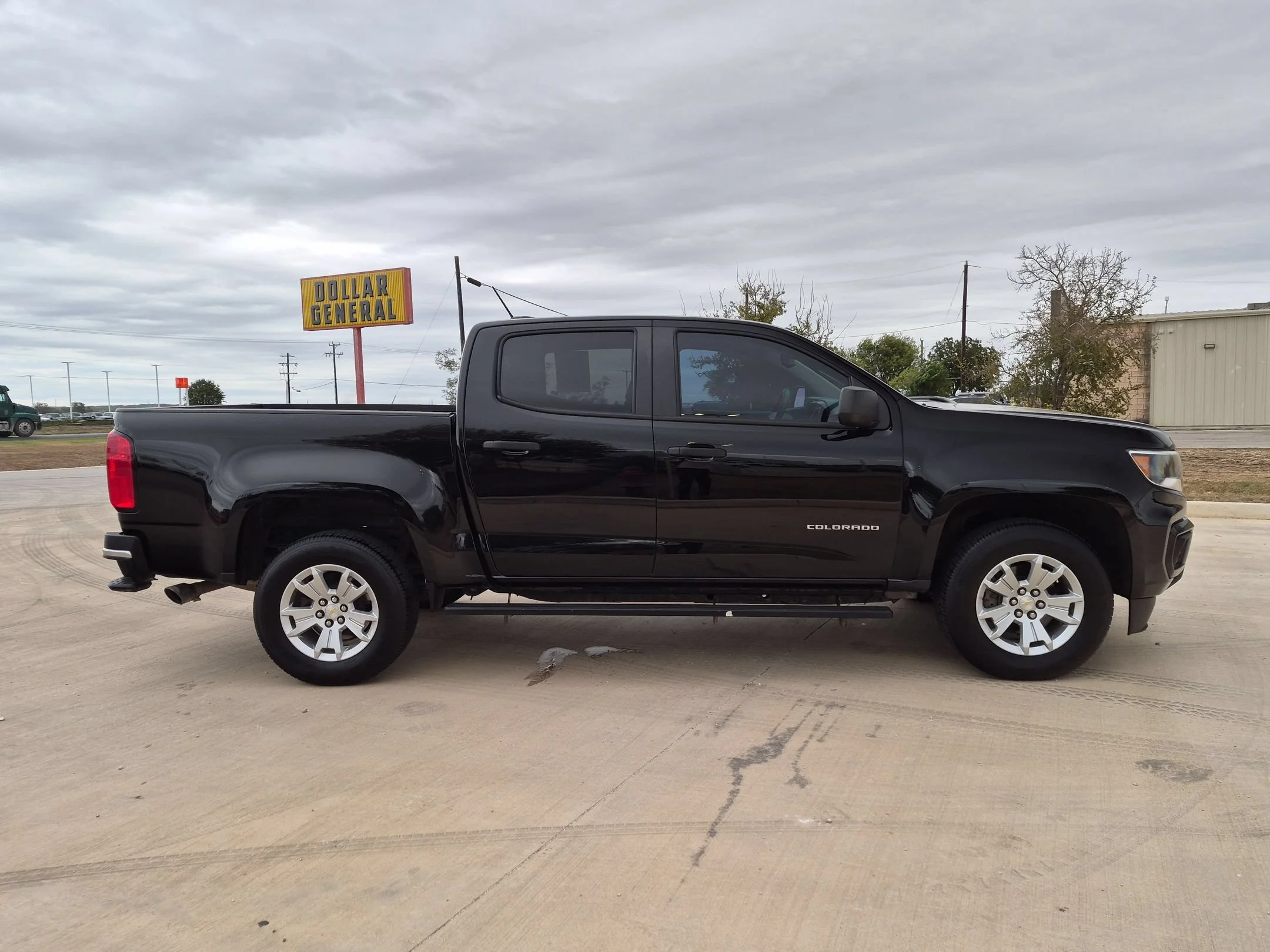 Used 2021 Chevrolet Colorado Work Truck with VIN 1GCGSBEA2M1132571 for sale in Castroville, TX