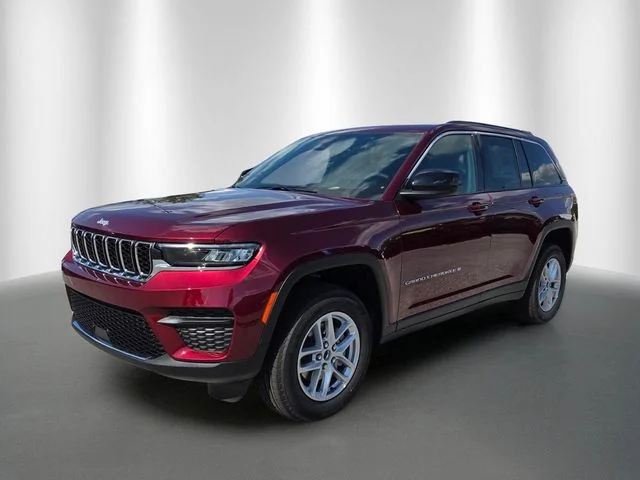 New 2026 Velvet Red Pearl-Coat Exterior Paint Jeep Laredo X image 2