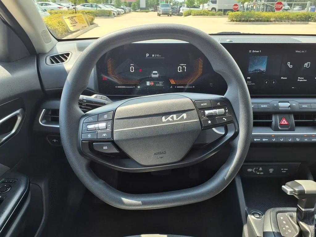 Used 2025 Black Kia LXS image 21