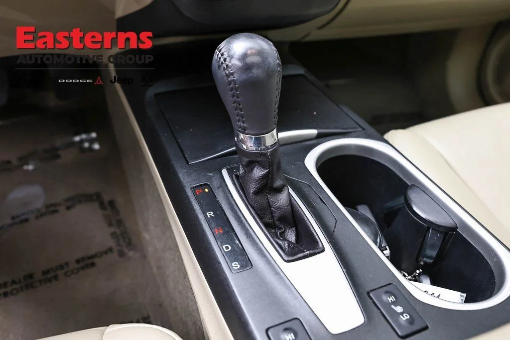Used 2017 White Acura Base image 19