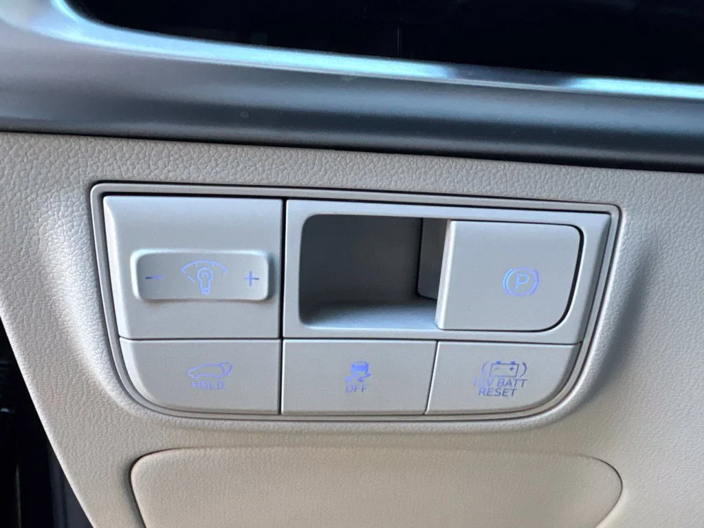 Used 2025 Blue Hyundai Blue image 23