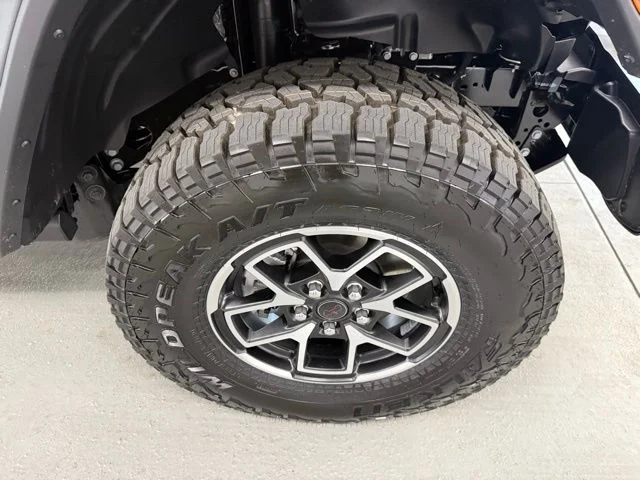 New 2026 Black Clear-Coat Exterior Paint Jeep Rubicon image 4
