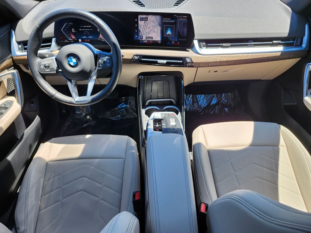 Used 2023 Green BMW xDrive28i image 12