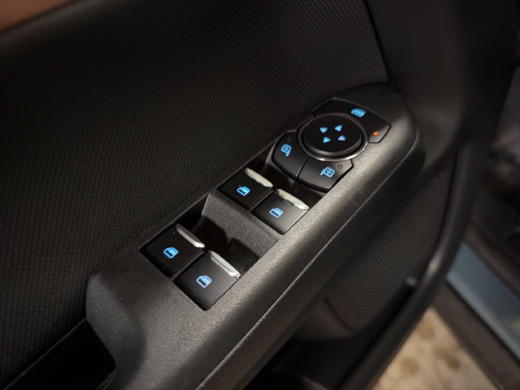 Used 2021 Blue Ford Outer Banks image 16
