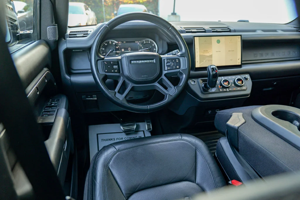 Used 2023 Gray Land Rover X image 39