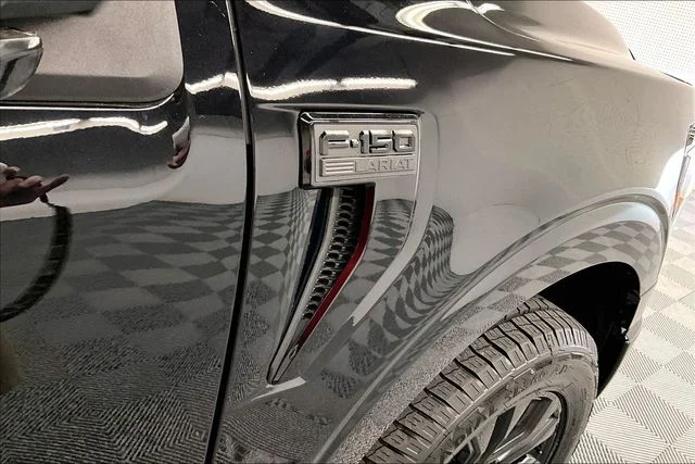 2024 Ford F-150 Lariat - Photo 11