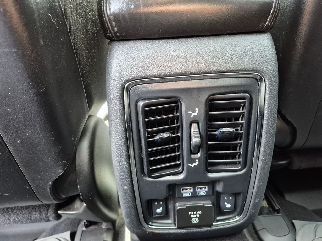 Used 2020 Silver Jeep Limited image 15