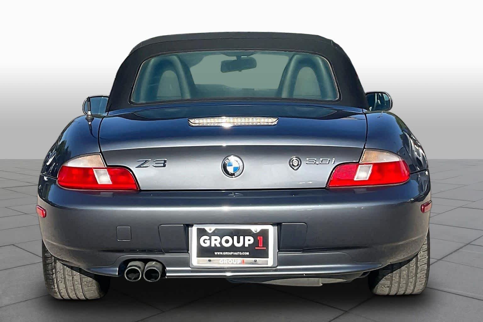 Used 2001 Titanium Silver Metallic BMW 3.0i image 4