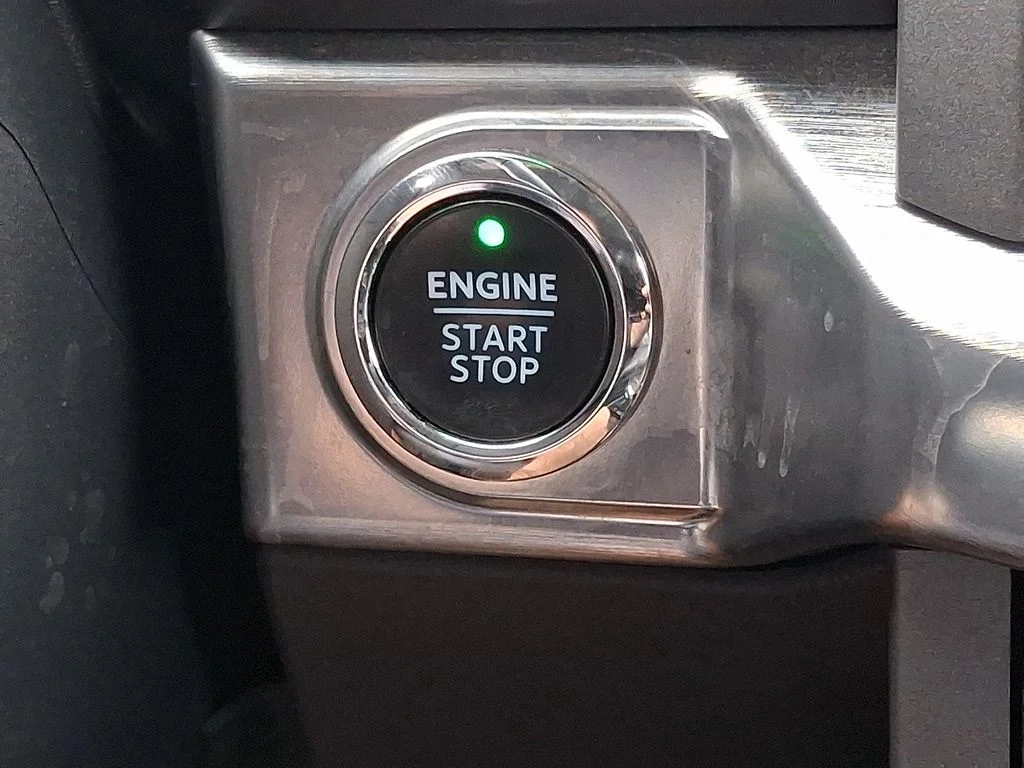 Certified Used 2022 Black Metallic Ford Lariat image 25