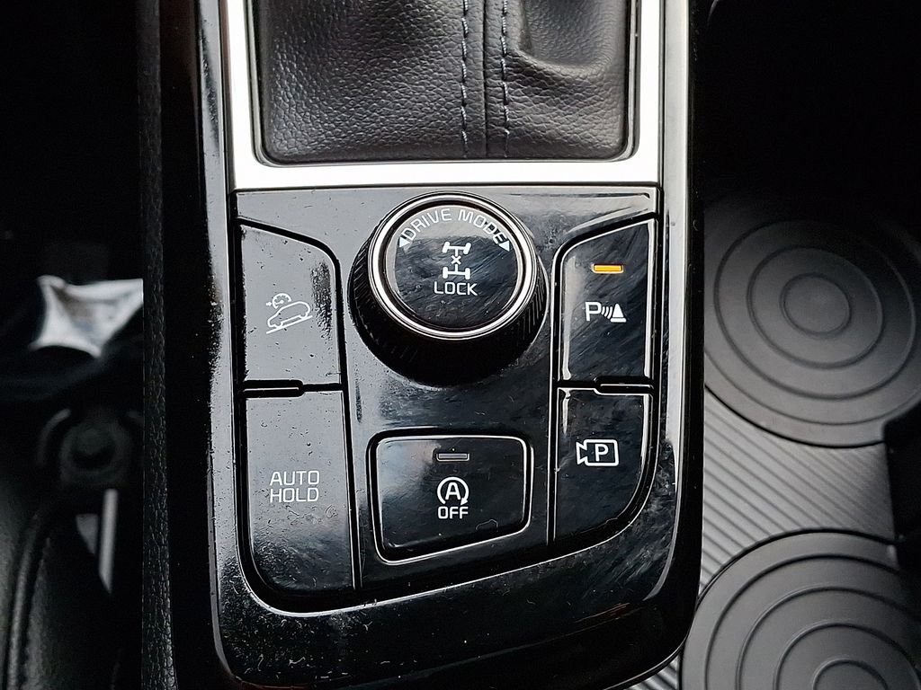 Used 2023 White Kia X-Line image 27