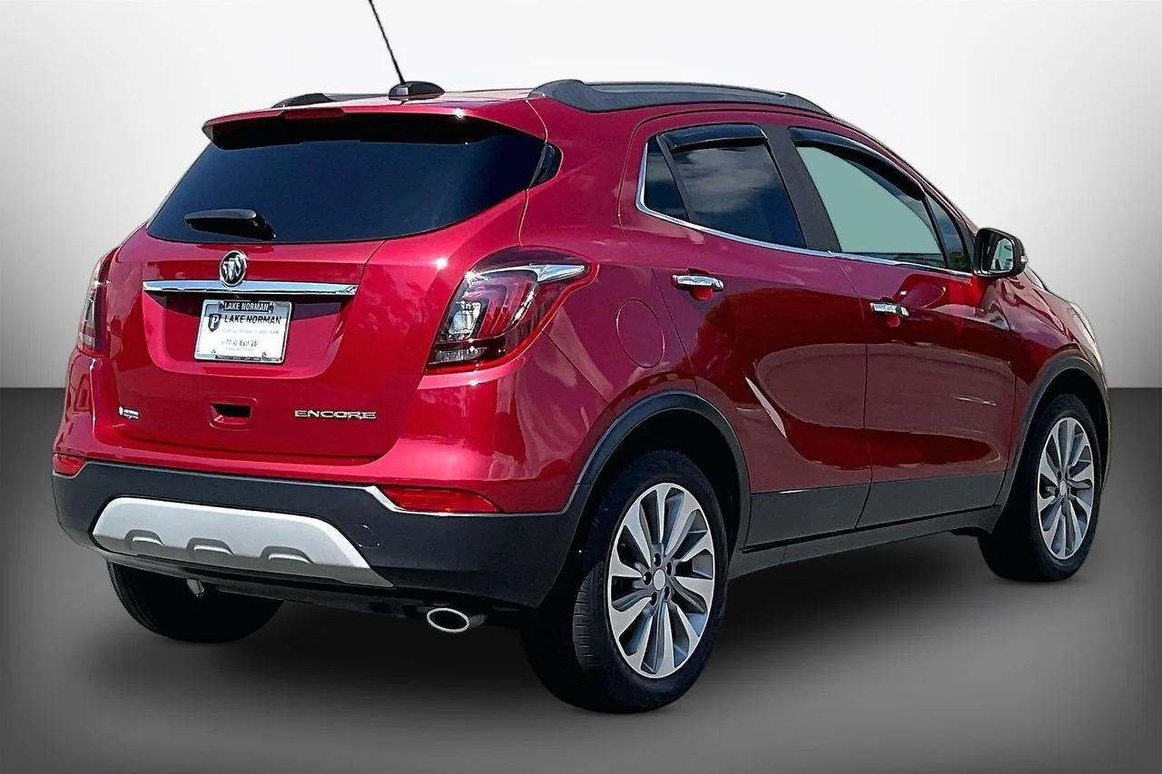 Used 2019 Red Buick Preferred image 8