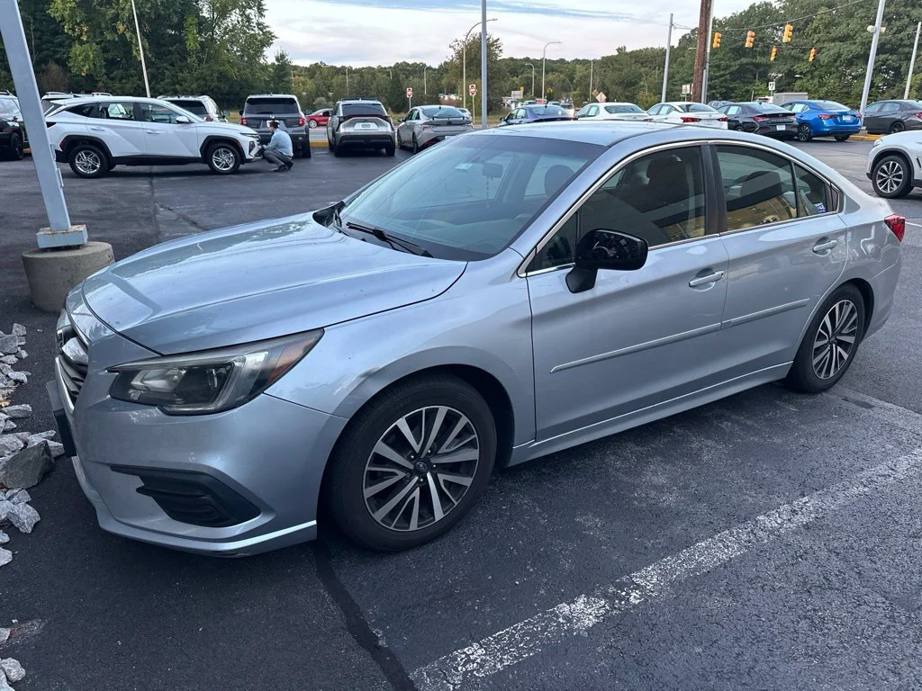 Used 2019 Silver Subaru 2.5i image 3