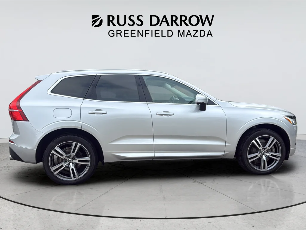 Used 2020 Silver Volvo T6 Momentum image 6