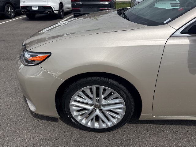 Used 2018 Beige Lexus 350 image 10