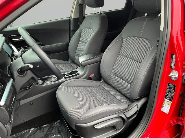 Used 2022 Red Kia LXS image 21