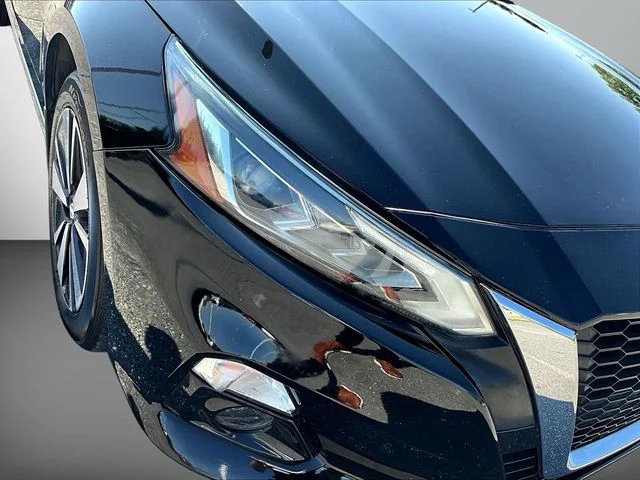 Used 2020 Black Nissan 2.5 SL image 36