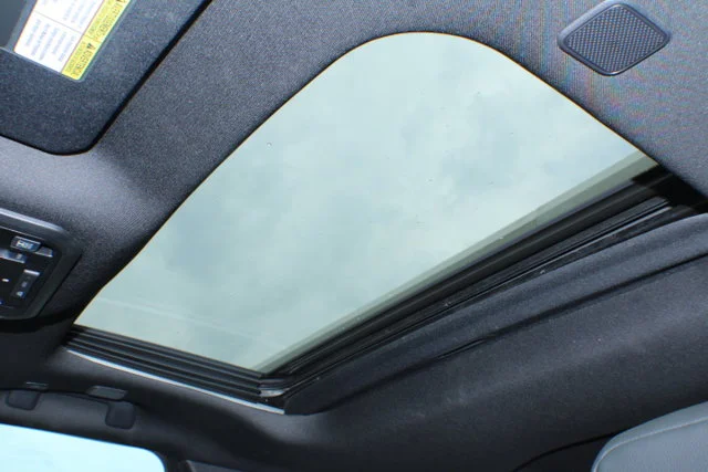 Used 2025  Toyota  image 7