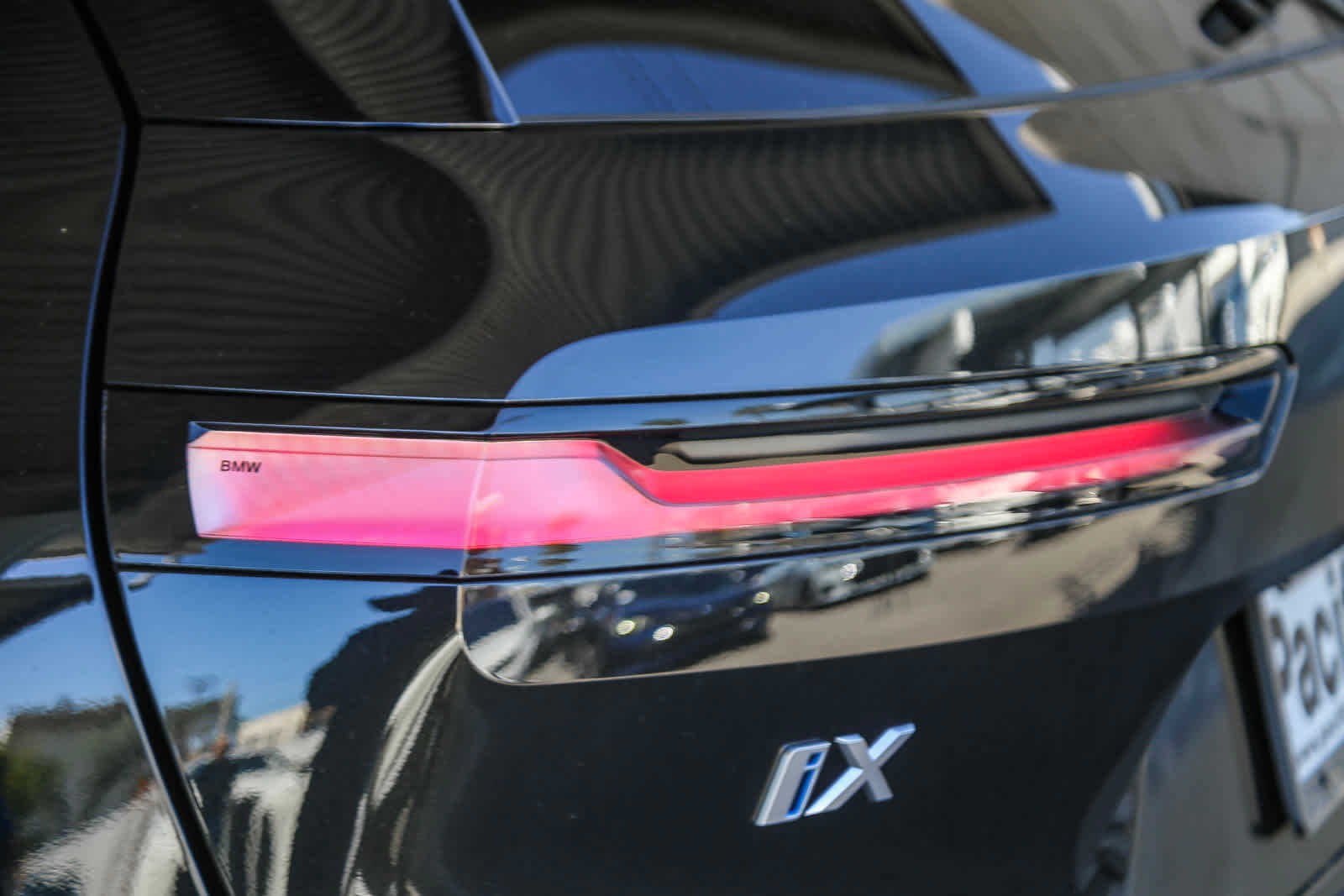 2025 BMW iX 50 - Photo 9