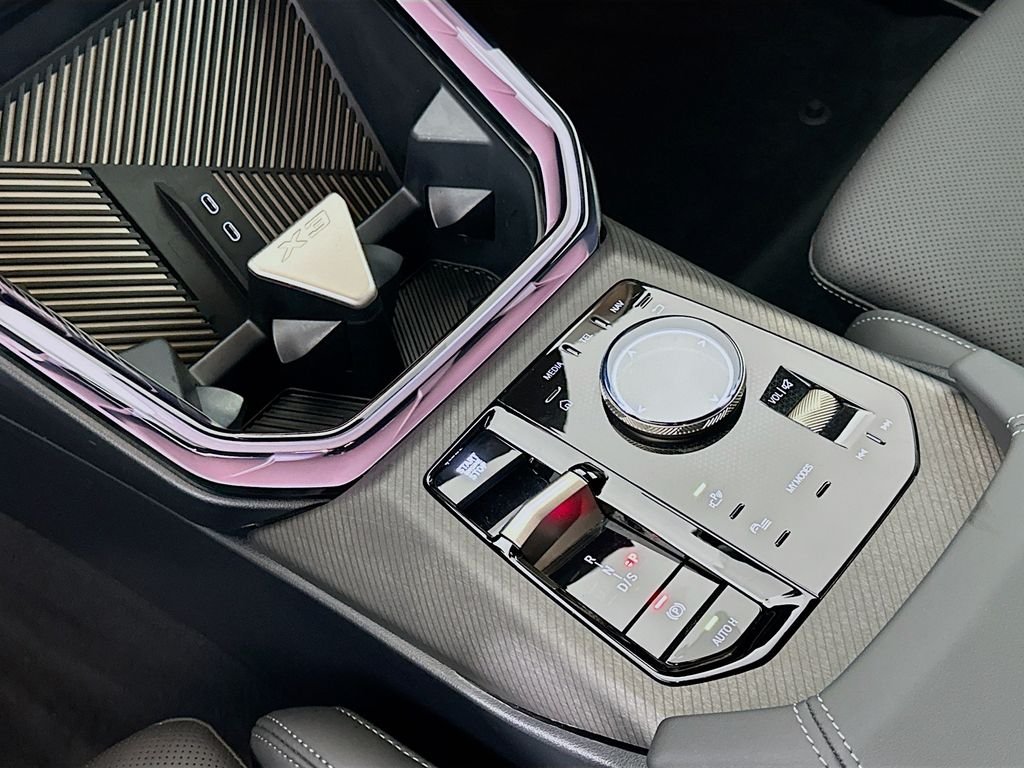 Used 2025 Skyscraper Grey Metallic BMW 30 xDrive image 16