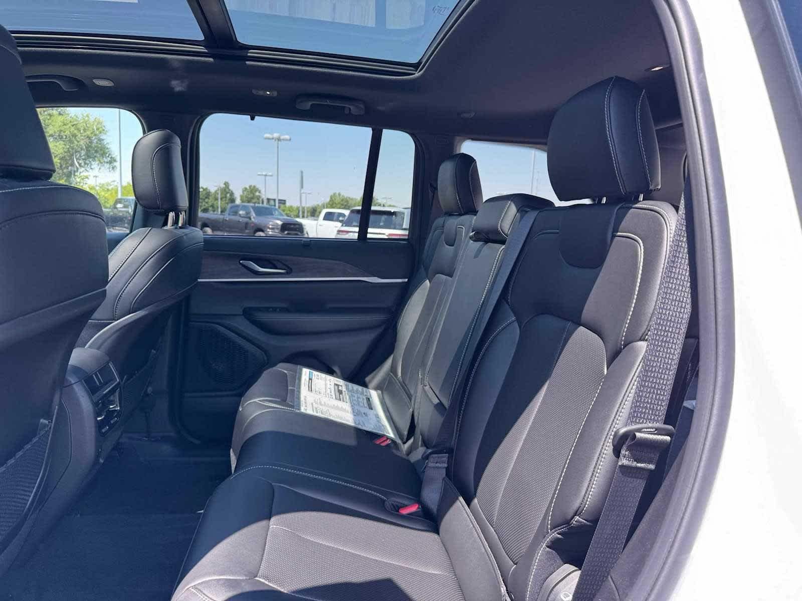 2025 Jeep Grand Cherokee Limited - Photo 23