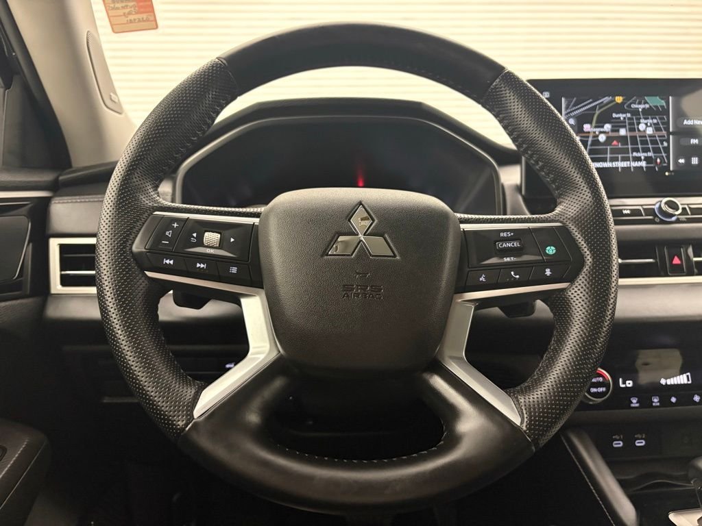 Used 2025 Gray Mitsubishi SE image 5