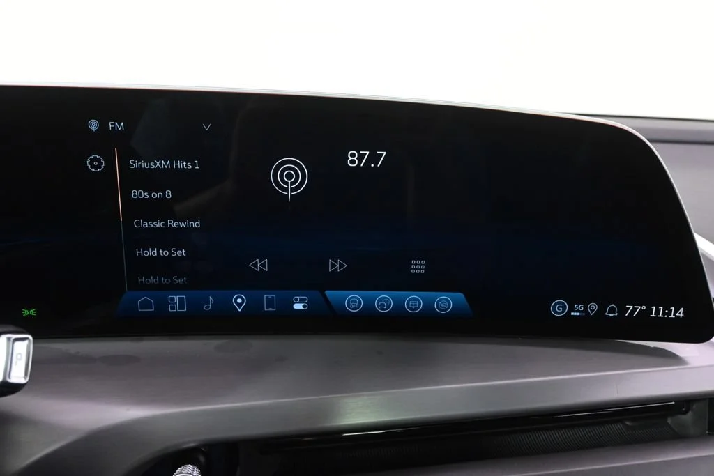 2027 Cadillac VISTIQ Sport - Photo 28