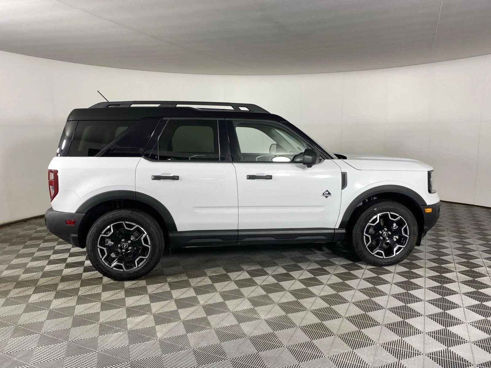 New 2026 Oxford White Ford Outer Banks® image 8