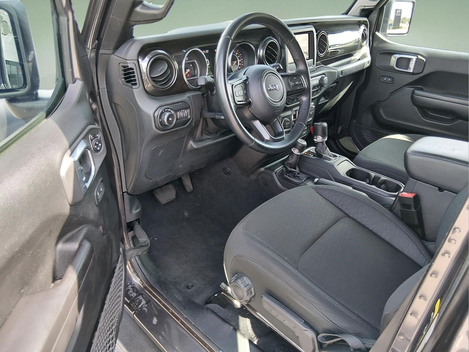 Used 2020 Granite Crystal Metallic Clearcoat Jeep Sport Altitude image 15