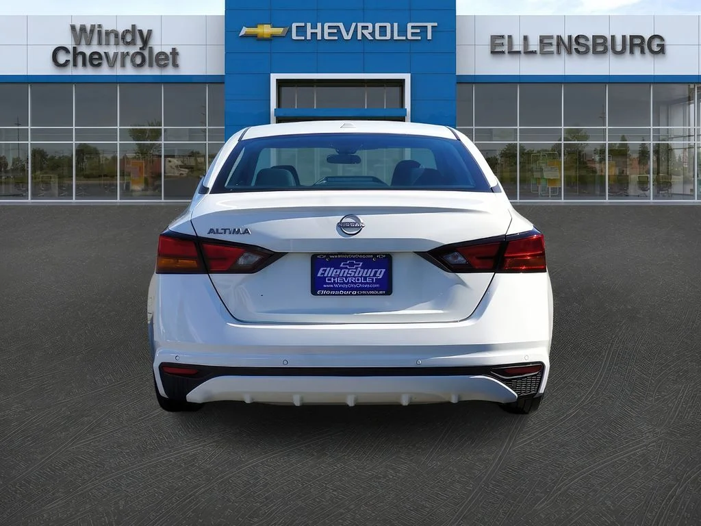 2025 Nissan Altima SV - Photo 6