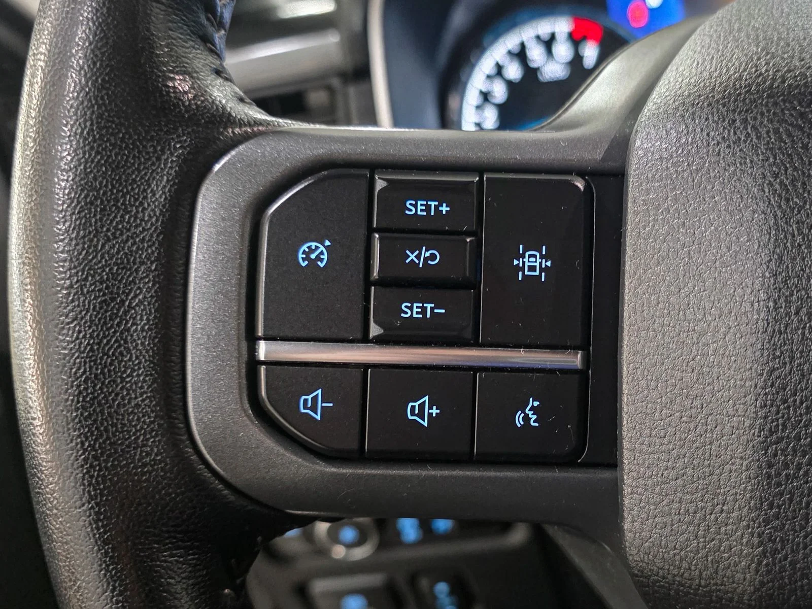 Used 2022 Silver Ford XLT image 35