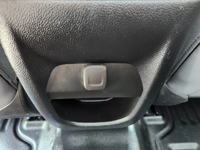 Used 2022 Summit White Chevrolet WT image 13