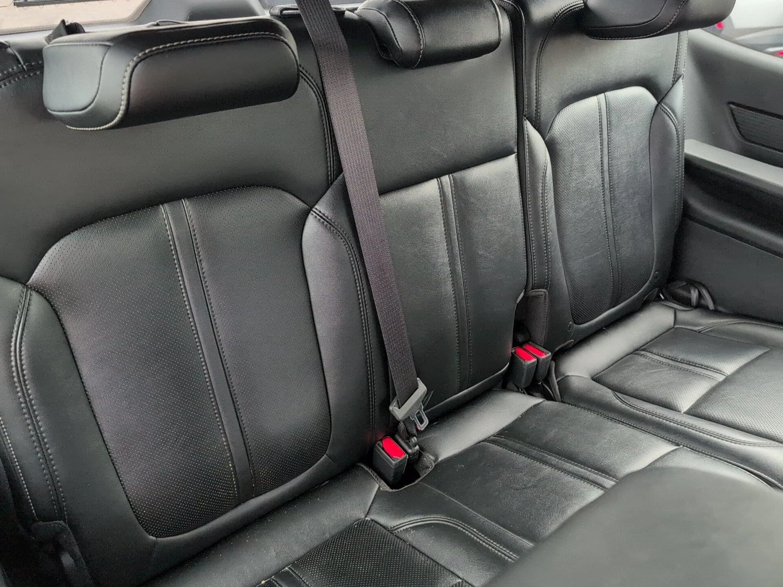 Used 2024 Velvet Red Pearlcoat Jeep Series II image 39