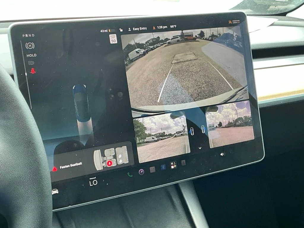 Used 2021  Tesla Standard Range Plus image 35