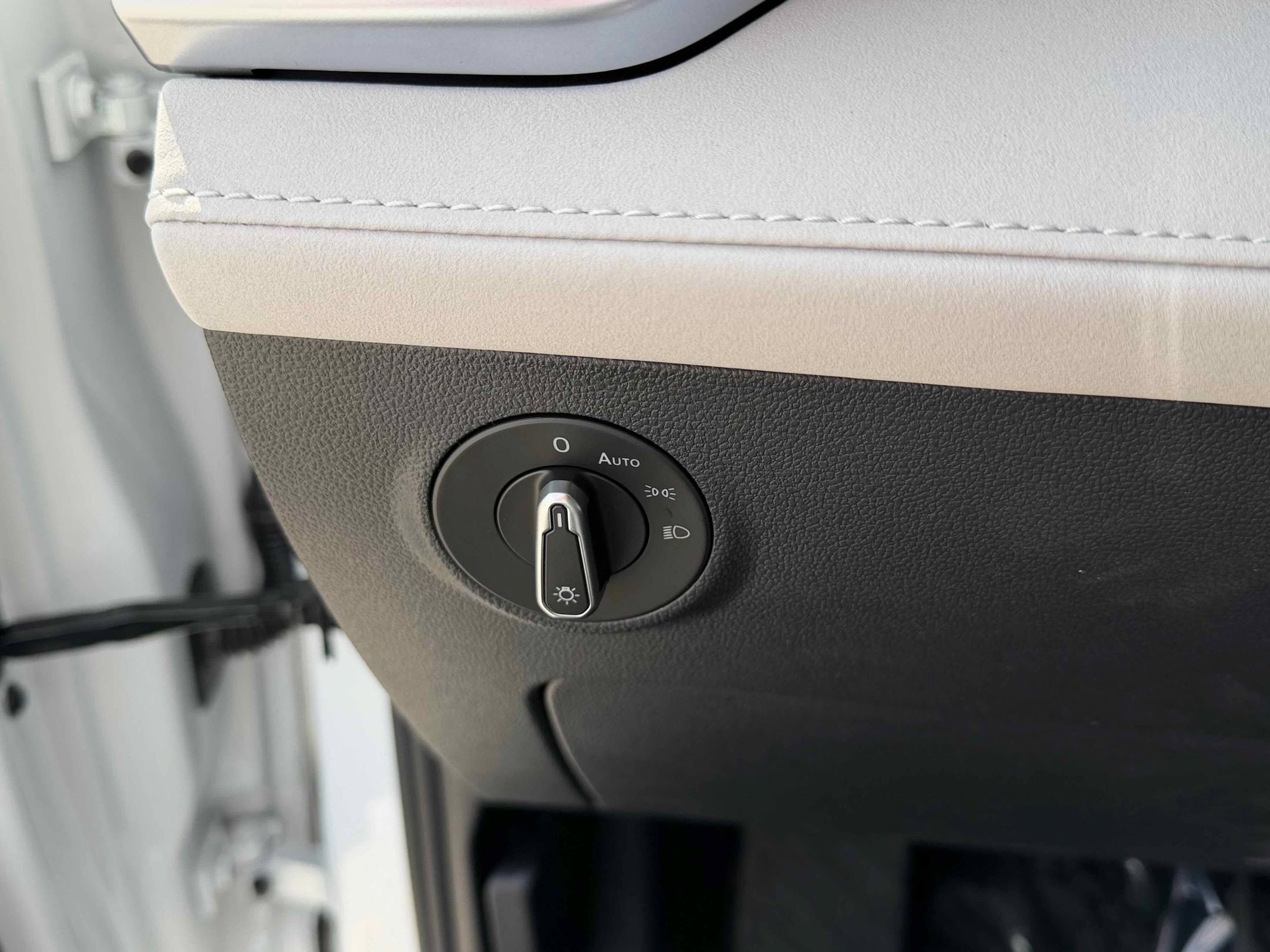 New 2026 Pure White Volkswagen SE image 26
