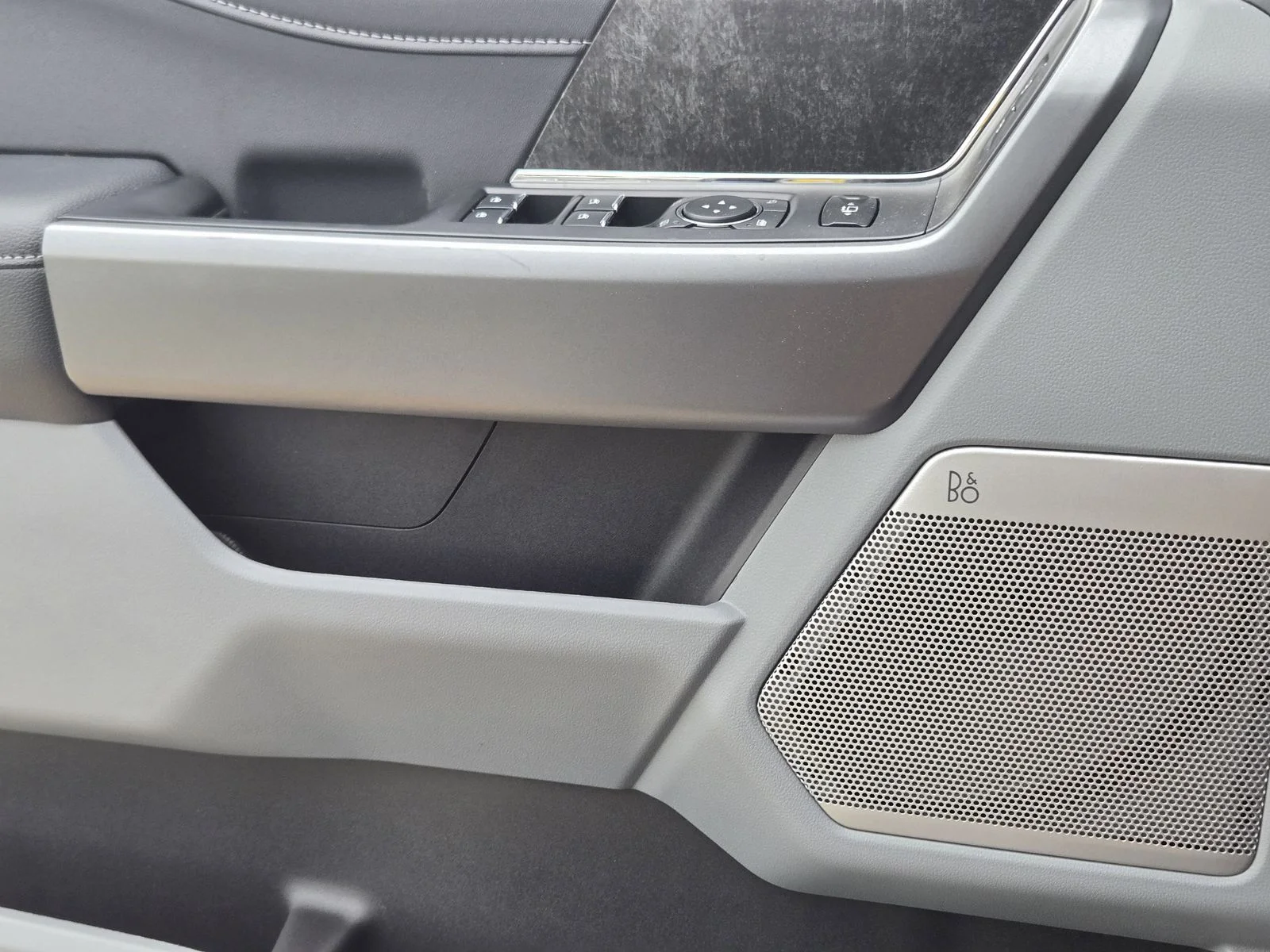 New 2026 Carbonized Gray Metallic Ford F-250® XLT image 15