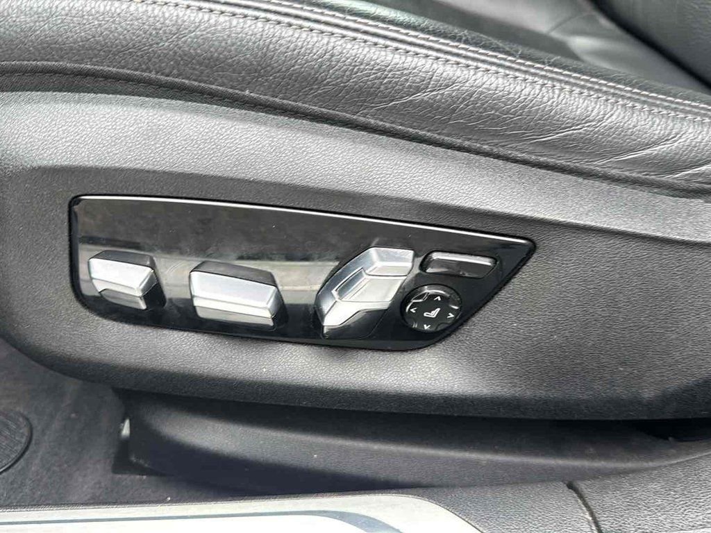 Used 2022 Black BMW 740i image 40