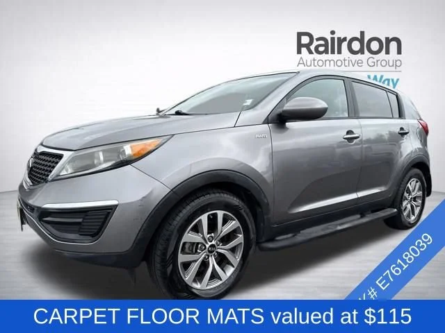 Used 2014 Mineral Silver Kia LX image 3