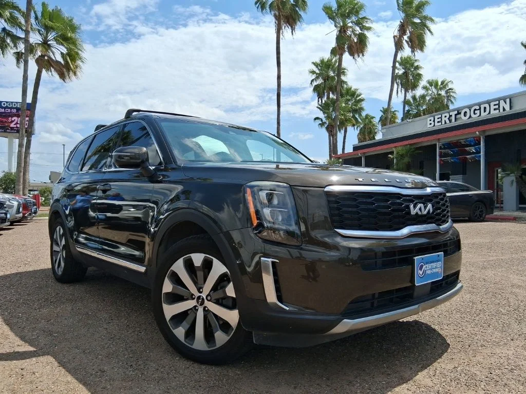 Used 2022 Green Kia EX image 1