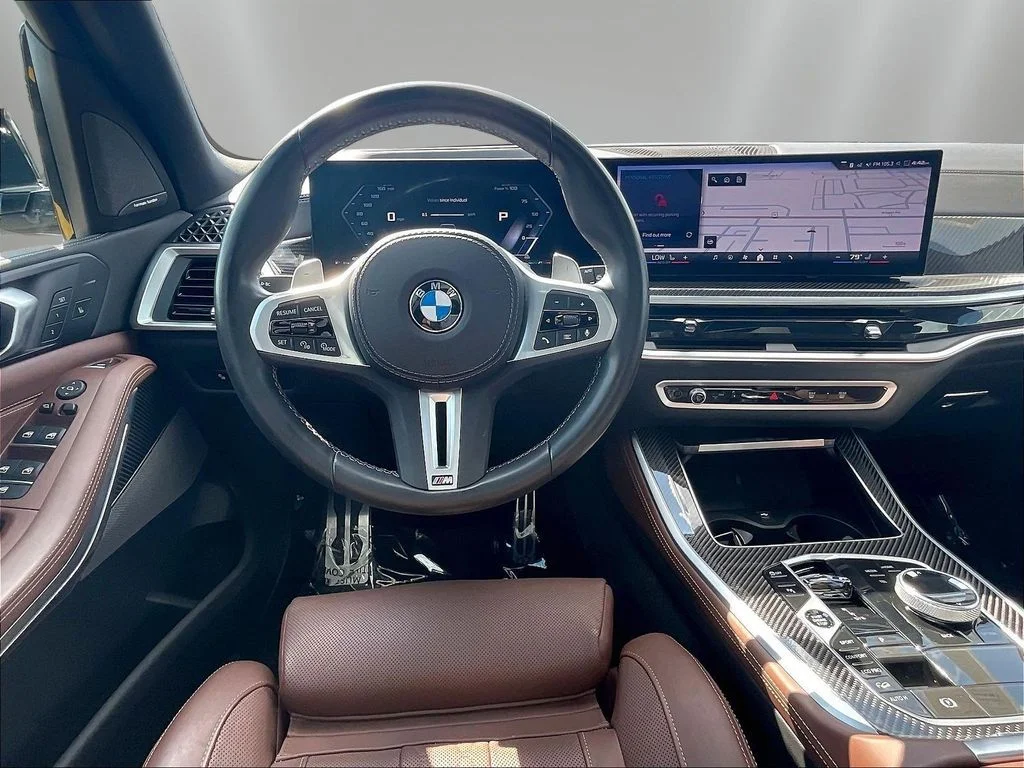Used 2025 Alpine White BMW M60i image 8