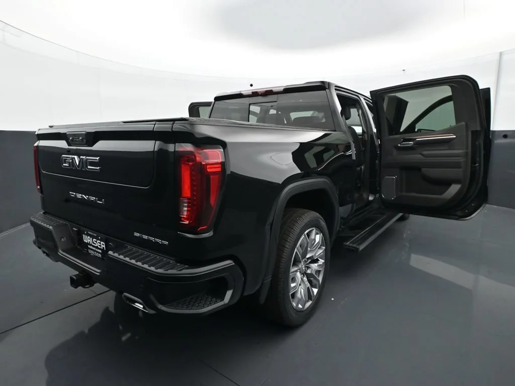 Used 2024 Onyx Black GMC Denali image 31