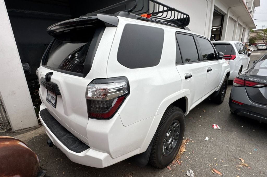 Certified Used 2020 White Toyota Venture image 5