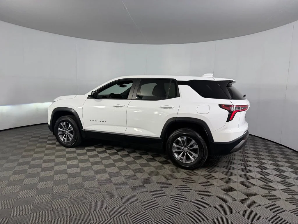 Used 2026 White Chevrolet LT image 7